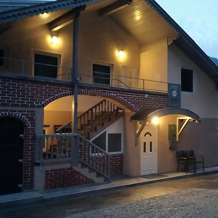 Apartmani Unski Biser Cazin Exteriör bild