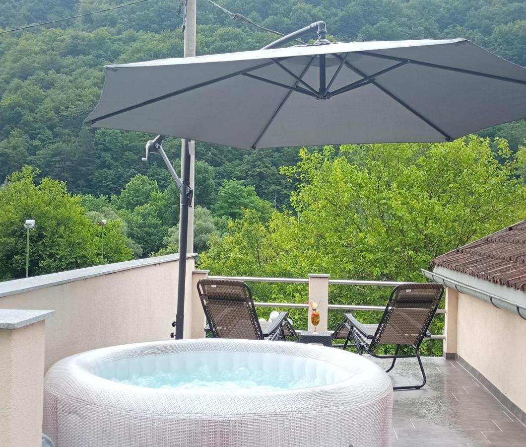 Apartmani Unski Biser Cazin Exteriör bild