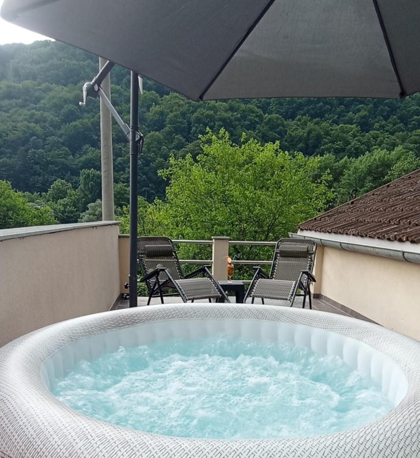 Apartmani Unski Biser Cazin Exteriör bild